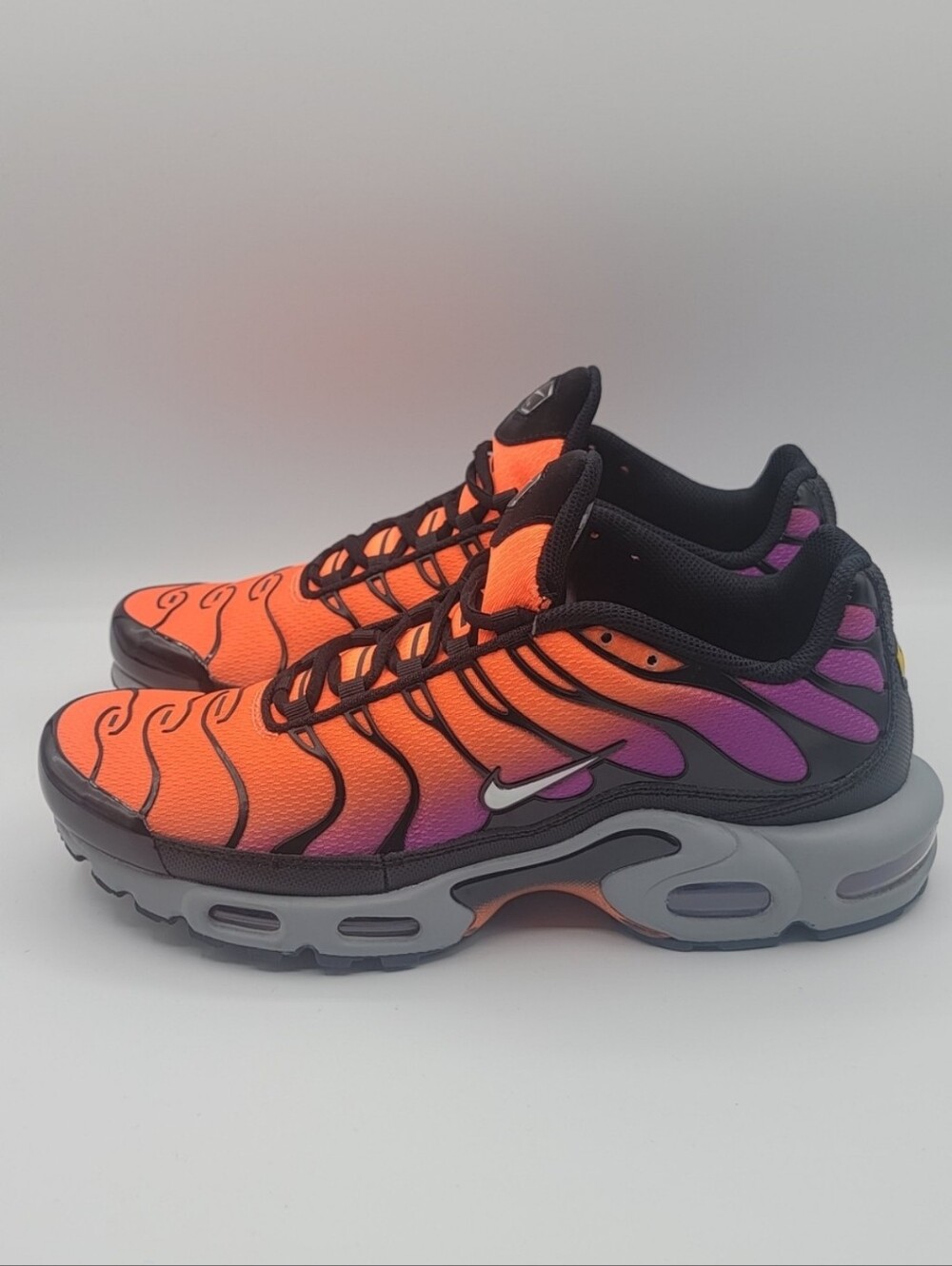 Nike Air Max Plus TN DM0032-014 Total Orange Men’s Size 8.5 New No Box - Picture 3 of 10